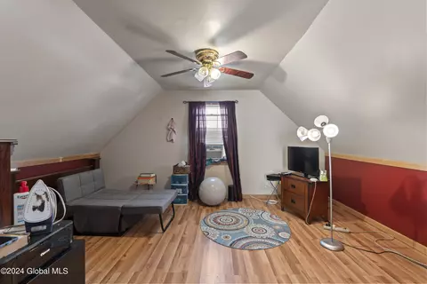 Bedroom - 18 Sanford St, Schenectady, NY 12304 photo 3 of 3