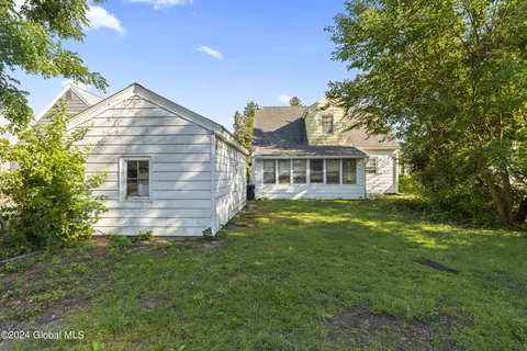 Exterior - 18 Sanford St, Schenectady, NY 12304 photo 2 of 3
