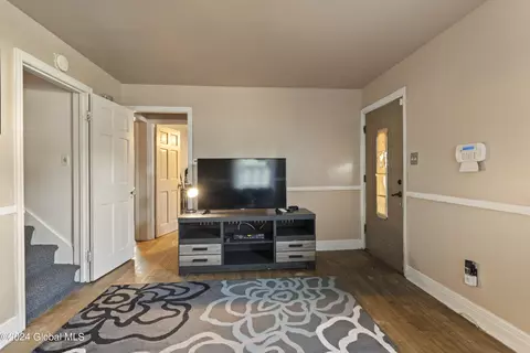 Entry Way - 18 Sanford St, Schenectady, NY 12304 photo 2 of 3