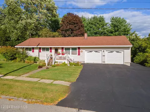 500 Glebe St, Johnstown, NY 12095