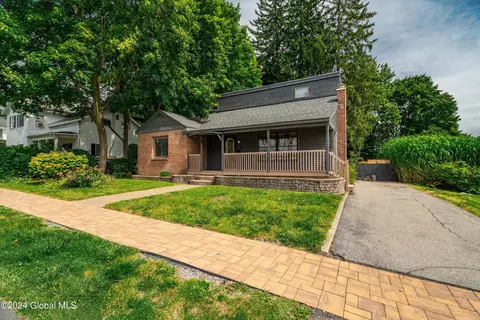 16 Glen St, Ballston Spa, NY 12020