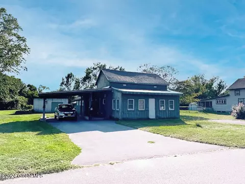 17 Pine St, Hudson Falls, NY 12839
