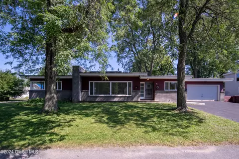 33 Cherry St, Colonie, NY 12205