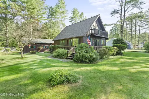 22 Peggy Ann Rd, Queensbury, NY 12804