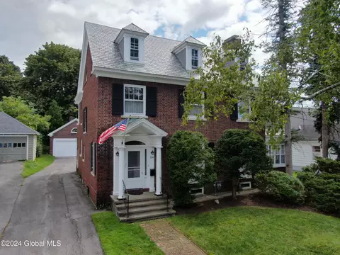 204 S William St, Johnstown, NY 12095