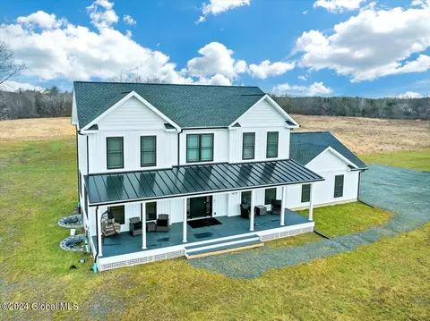 2090 Jensis Rd, Castleton On Hudson, NY 12033