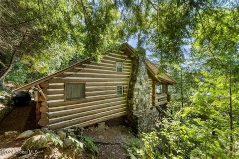 322 Shore Rd, Paradox, NY 12870