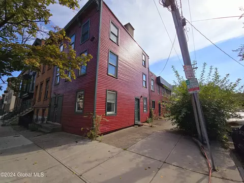 372 Madison Ave, Albany, NY 12210
