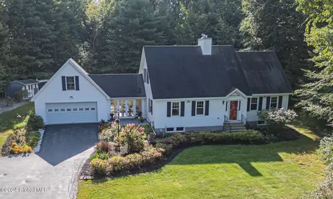 115 Chelsea Dr, Saratoga Springs, NY 12866