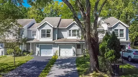 40 Stoney Creek Dr, Clifton Park, NY 12065