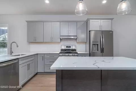 Kitchen - 40 Priddle Ln, Latham, NY 12110 photo 3 of 6