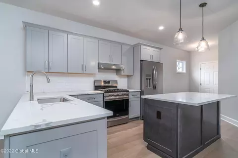 Kitchen - 40 Priddle Ln, Latham, NY 12110 photo 2 of 6