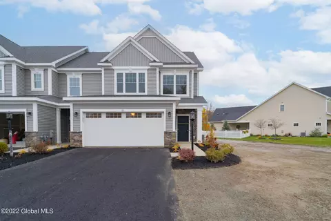 Exterior - 40 Priddle Ln, Latham, NY 12110 photo 2 of 2