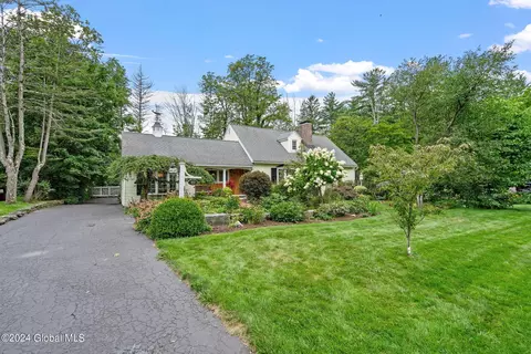 49 Herrick Ave, Delmar, NY 12054