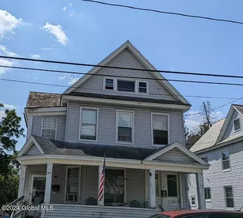42 Lincoln Ave, Amsterdam, NY 12010