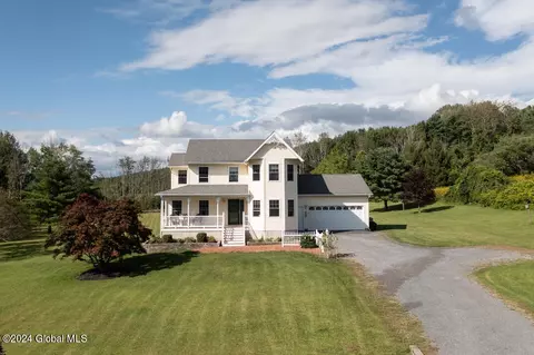 35 Coons Rd, Coeymans Hollow, NY 12046