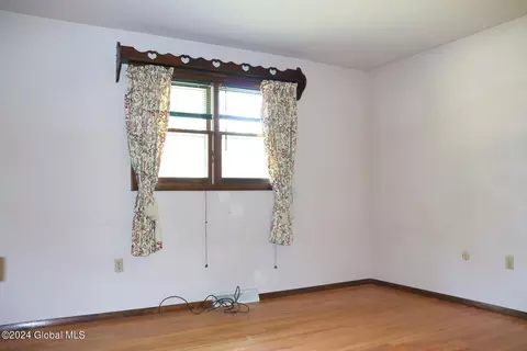 197 Ray Ave, Schenectady, NY 12304 photo 16