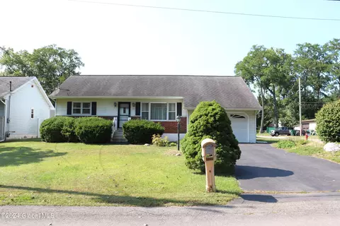 197 Ray Ave, Schenectady, NY 12304 photo 2