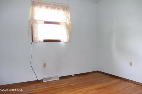 197 Ray Ave, Schenectady, NY 12304 photo 23