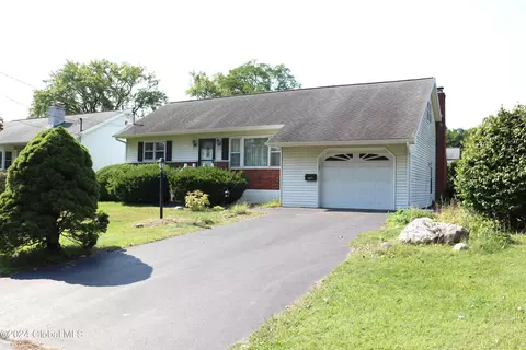 197 Ray Ave, Schenectady, NY 12304