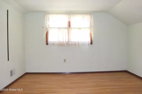 197 Ray Ave, Schenectady, NY 12304 photo 27