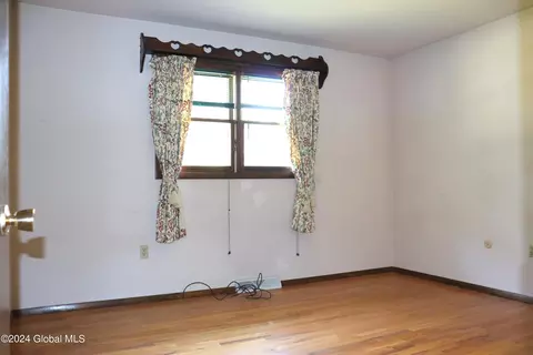 197 Ray Ave, Schenectady, NY 12304 photo 17