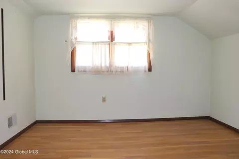 197 Ray Ave, Schenectady, NY 12304 photo 25