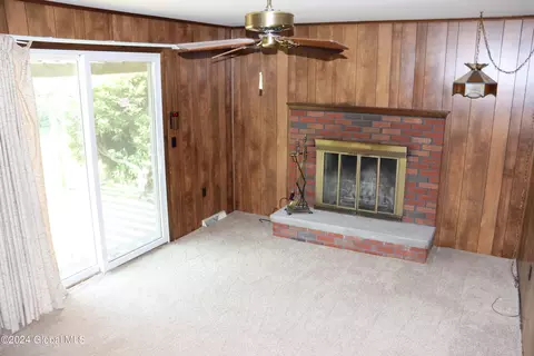 197 Ray Ave, Schenectady, NY 12304 photo 9
