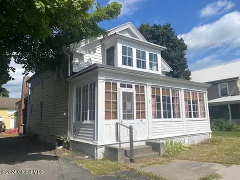 35 River St, Hoosick Falls, NY 12090