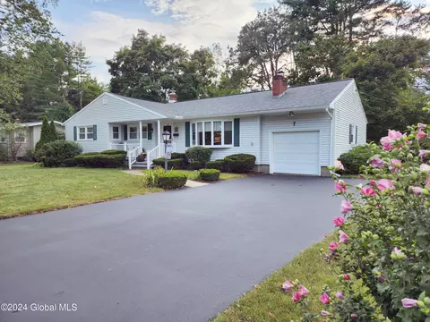 7 Buena Vista Ave, Queensbury, NY 12804