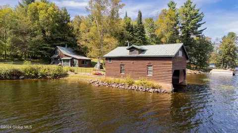 152 Fish Mountain Rd, Lake Pleasant, NY 12108
