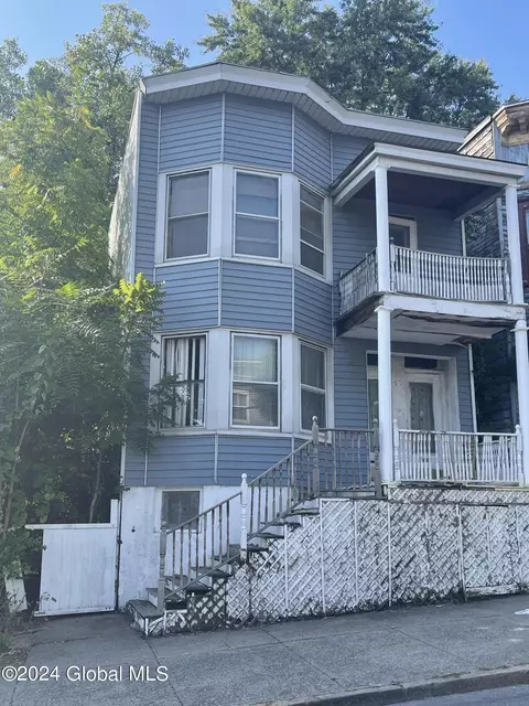 69 Lark St, Albany, NY 12210