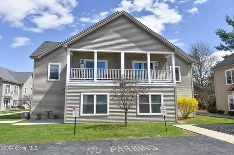 289 Jefferson St #18, Saratoga Springs, NY 12866
