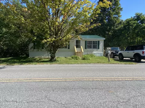 1720 Creek Rd, Crown Point, NY 12928