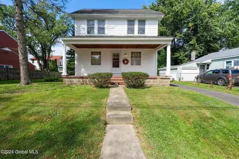 1987 10th St, Rensselaer, NY 12144
