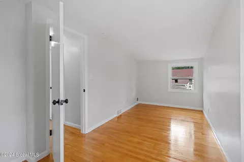 2560 Teller St, Schenectady, NY 12304 photo 34