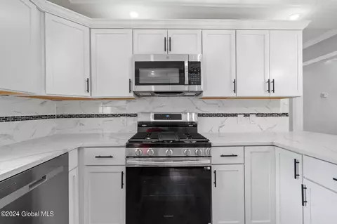 2560 Teller St, Schenectady, NY 12304 photo 12
