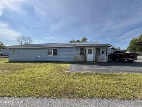 16-18 Elizabeth St, Whitehall, NY 12887
