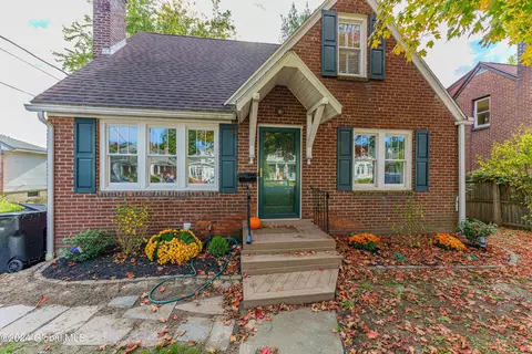 46 Rankin Ave, Troy, NY 12180