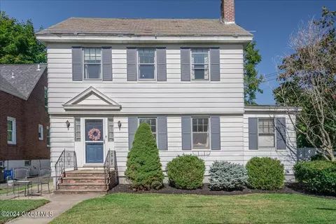 40 Fleetwood Ave, Albany, NY 12208