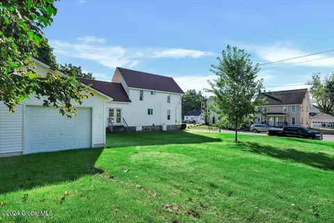 Exterior - 6 2nd Ave, Mayfield, NY 12117 photo 7 of 10