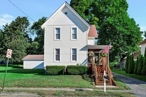 Exterior - 6 2nd Ave, Mayfield, NY 12117 photo 2 of 10