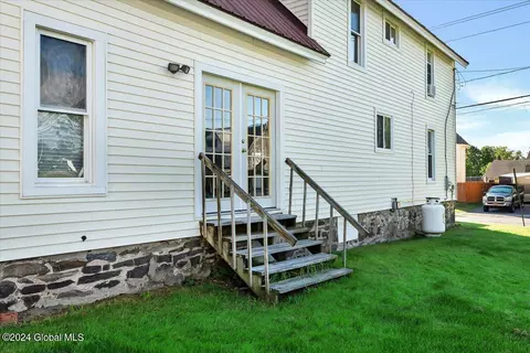 Exterior - 6 2nd Ave, Mayfield, NY 12117 photo 8 of 10