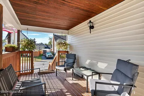 Exterior - 6 2nd Ave, Mayfield, NY 12117 photo 4 of 10