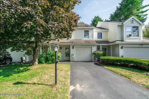 18 Tiffany Ln, Queensbury, NY 12804