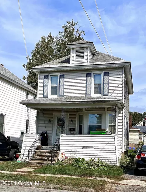 3 E Decker St, Johnstown, NY 12095