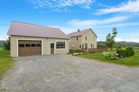 18 Kinney Rd, Argyle, NY 12809