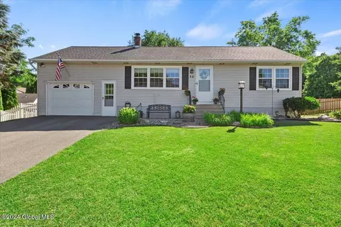 30 Celeste Dr, Rensselaer, NY 12144