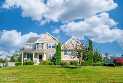 6 Matthews Ct, Cohoes, NY 12047