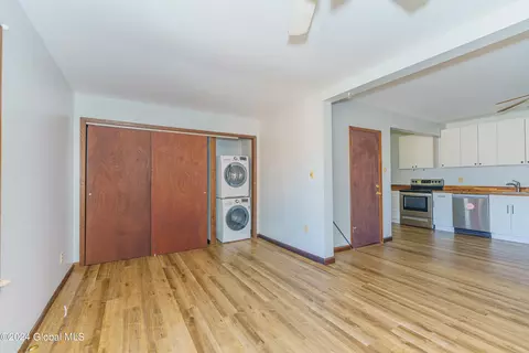 151 Front St, Schenectady, NY 12305 photo 6